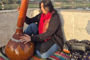 Delhi: meditación espiritual y paseo en barco con un músico folclórico