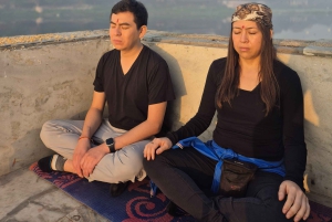 Delhi: meditación espiritual y paseo en barco con un músico folclórico