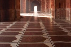 Delhi: hengellinen retki yksityinen opas ja lounas