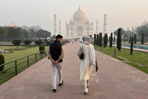 Delhi: Taj Mahal og Agra Fort soloppgangstur med transport