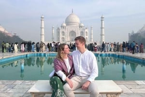 Delhi: Taj Mahal and Agra Skip The Line Private Day Tour