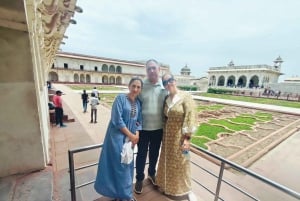 Delhi: Taj Mahal and Agra Skip The Line Private Day Tour