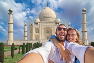 Fra Delhi: Taj Mahal-tur ved soloppgang med Elephant SOS Center
