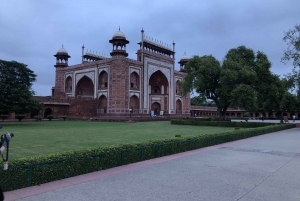 Delhi: Taj Mahal auringonnousu retki villieläimiin elefanttien suojelu