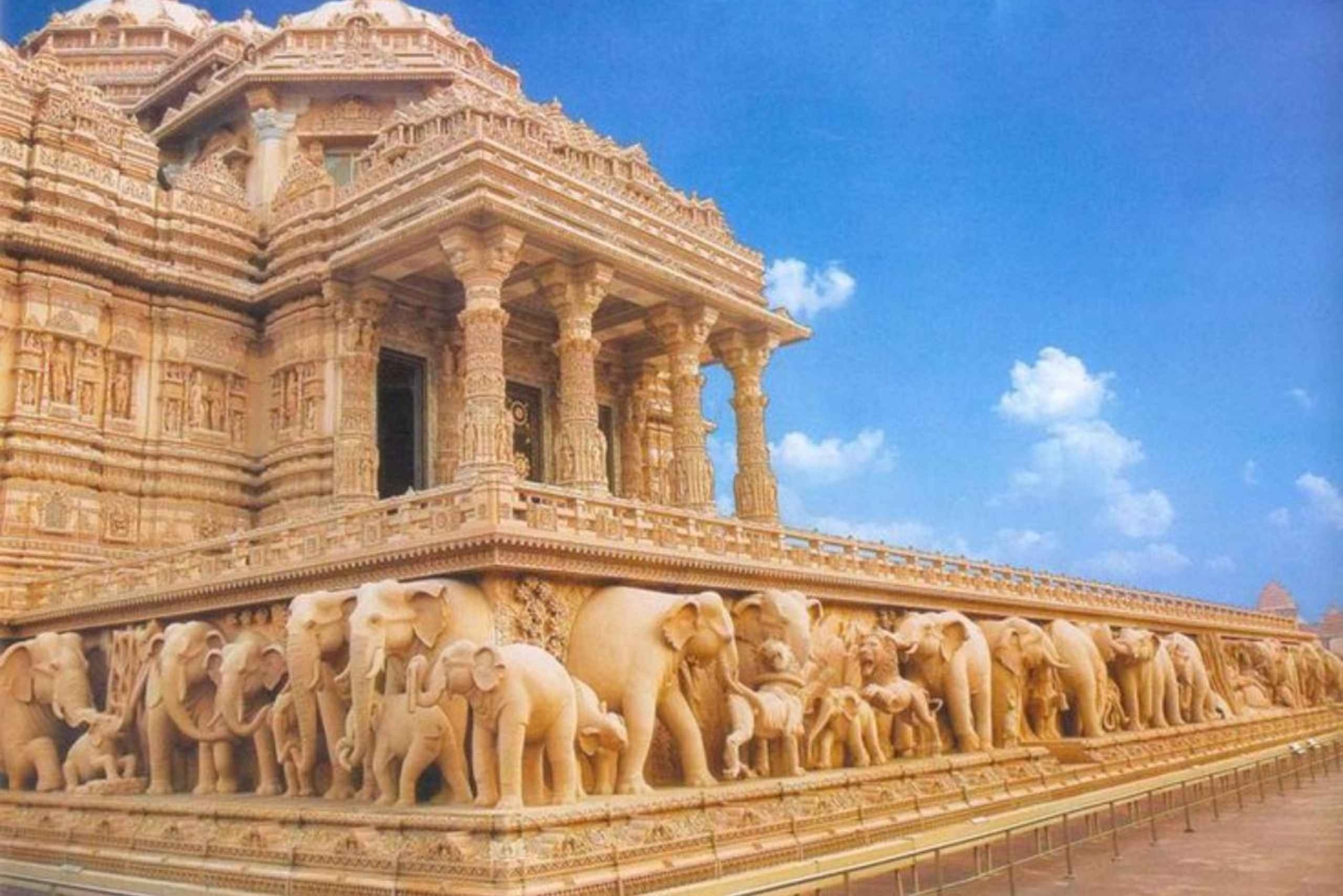 Visite des temples de Delhi : explorez la foi, la culture et la paix en voiture