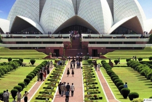 Visite des temples de Delhi : explorez la foi, la culture et la paix en voiture