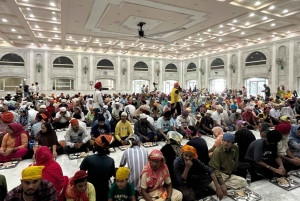 Visite des temples de Delhi : explorez la foi, la culture et la paix en voiture