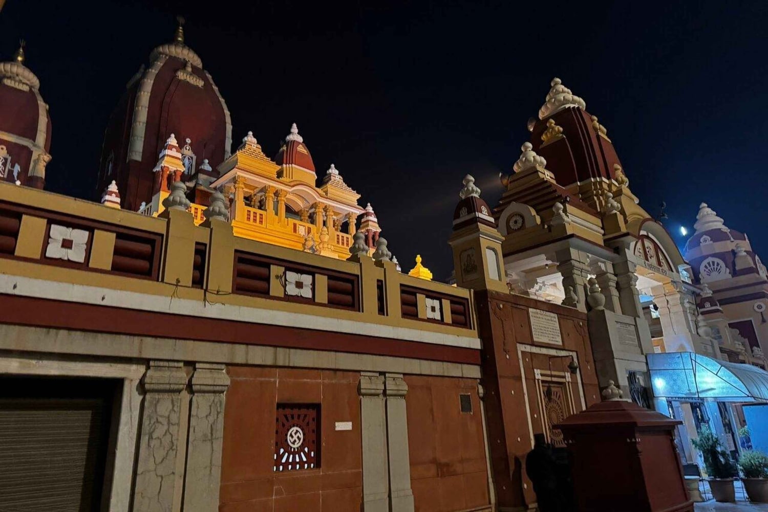 Delhi Temples and Spiritual Sites Tour with Light sound Show