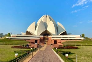 Delhi Temples and Spiritual Sites Tour with Light sound Show