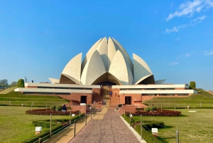 Delhi: Tempeltour mit Auto und privatem Tourguide