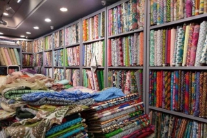 Delhi: Recorrido por la Ruta Textil con Interacción con Artesanos