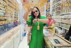 Delhi: Wedding Shopping Tour with Female Consultant