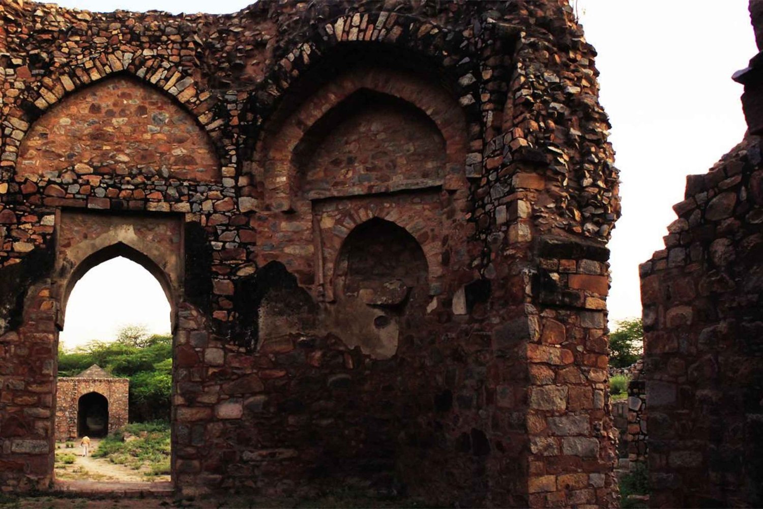 Tour dei siti rustici di Delhi & salta le trappole per turisti