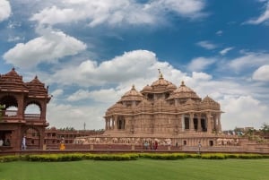 Discover Delhi: Personalized Tour of Old & New City Wonders