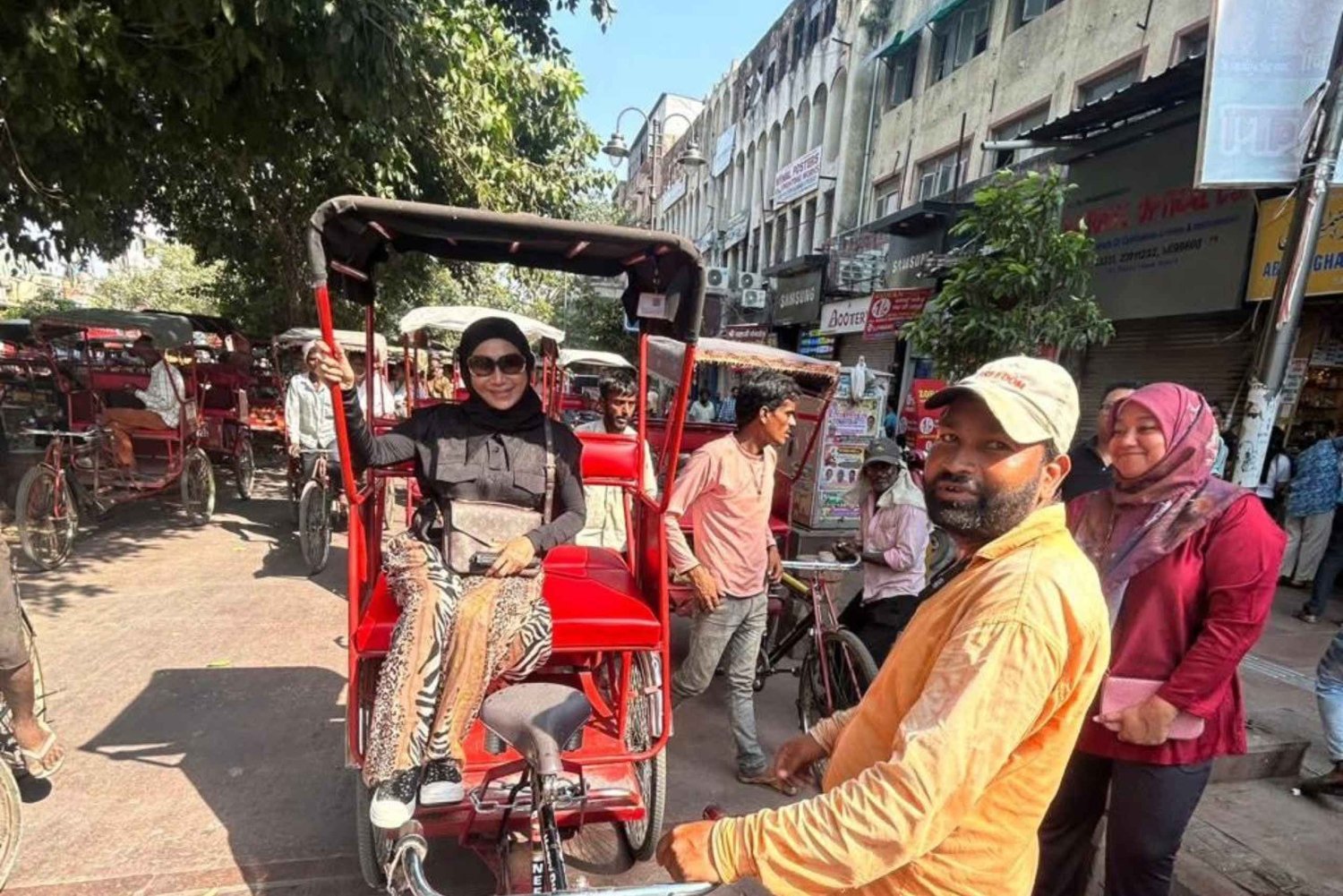 Tutustu vanhaan ja uuteen Delhiin: opastettu koko- tai puolipäiväkierros