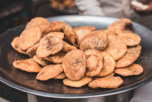 Mangia come un abitante del posto: Tour gastronomico di Chandni Chowk e tour a piedi