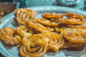 Mangia come un abitante del posto: Tour gastronomico di Chandni Chowk e tour a piedi