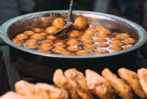 Mangia come un abitante del posto: Tour gastronomico di Chandni Chowk e tour a piedi