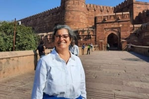 Découvrez Taj, Red Fort, Fatehpur Sikri et SOS Tour en 2 jours