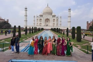 Découvrez Taj, Red Fort, Fatehpur Sikri et SOS Tour en 2 jours