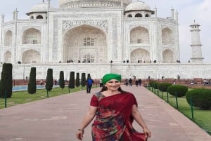 Découvrez Taj, Red Fort, Fatehpur Sikri et SOS Tour en 2 jours