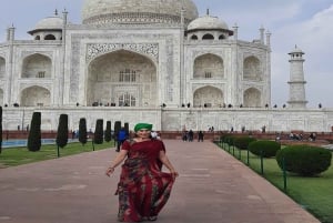Découvrez Taj, Red Fort, Fatehpur Sikri et SOS Tour en 2 jours