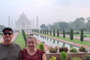 Découvrez Taj, Red Fort, Fatehpur Sikri et SOS Tour en 2 jours