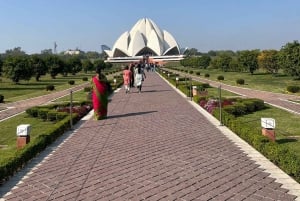 Découvrez Taj, Red Fort, Fatehpur Sikri et SOS Tour en 2 jours