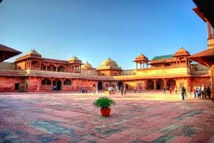 Découvrez Taj, Red Fort, Fatehpur Sikri et SOS Tour en 2 jours