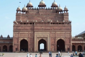 Экскурсия по Фатехпур-Сикри и Мехтаб-Багху на закате