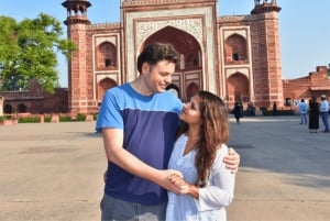 From Delhi: Sunrise Taj Mahal, Agra Fort & Baby Taj Day Tour