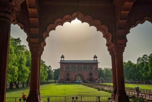 De Delhi: Tour particular de 2 dias para Agra e Jaipur de carro