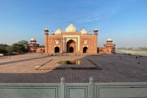 De Délhi: Excursão de 2 dias ao nascer do sol no Taj Mahal com Fatehpur Sikri