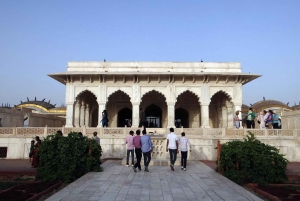 Vanuit Delhi: 2-Daagse Taj Mahal Zonsopgang Tour met Fatehpur Sikri