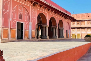 Из Дели: 4-дневный роскошный тур по Золотому треугольнику с проживанием в отелях