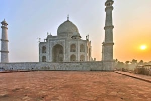 From Delhi: 4-Day Tour of Agra, Rishikesh, and Haridwar