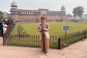 デリー発：アーグラ、ランタンボール、ジャイプールへの 4 日間のガイド付きツアー