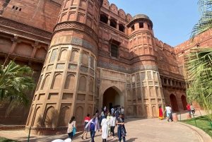 Depuis Delhi : visite d'Agra en train Gatimaan avec le Taj Mahal