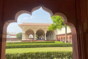 De Delhi: excursão de um dia a Agra pelo trem Gatimaan com o Taj Mahal