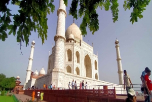 De Délhi: Excursão noturna a Agra de carro com acomodação