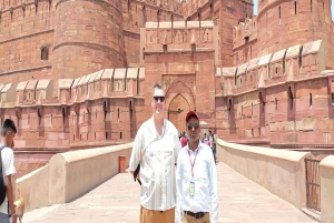 From Delhi: Agra Overnight Tour By Car with accommodation