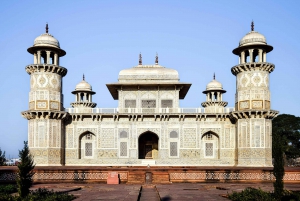 Depuis Delhi : visite privée d'Agra avec entrée rapide au Taj mahal