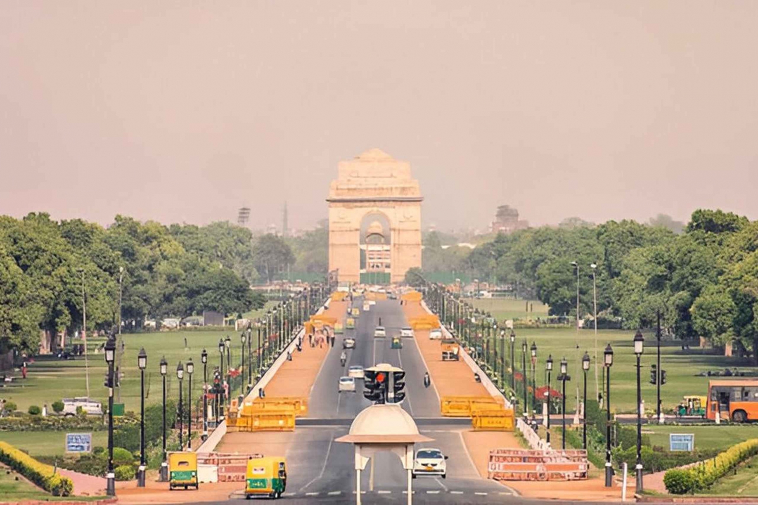 Vanaf de luchthaven van Delhi: Rondleiding met gids door Oud & Nieuw Delhi