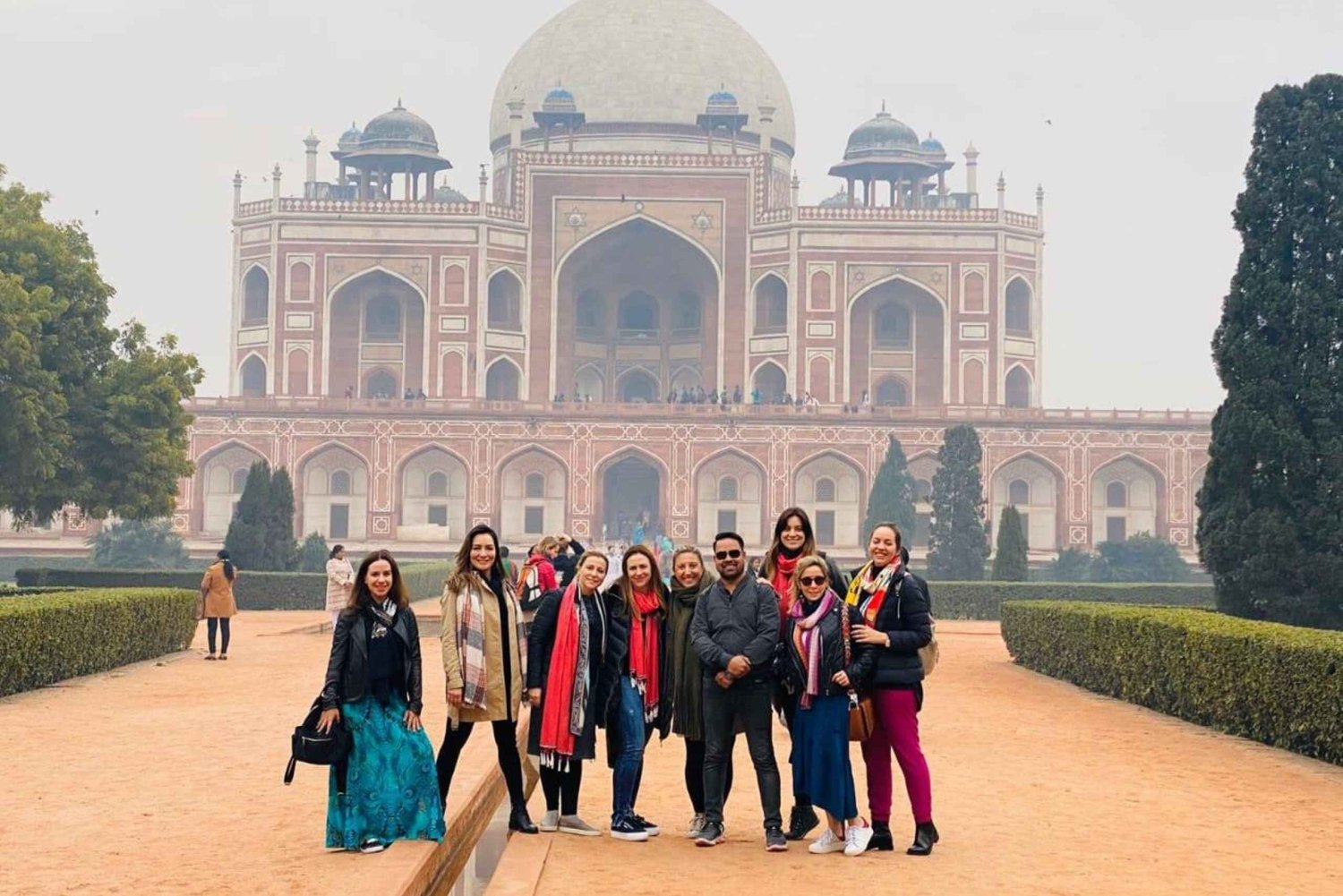 Desde el aeropuerto de Delhi: tour guiado por la antigua y la nueva Delhi durante la escala.