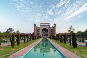 Vanaf luchthaven Delhi: Taj Mahal & Agra privé dagtrip met gids