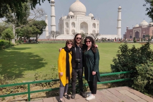 Ab Delhi: All-Inclusive Taj Mahal Tagestour mit Transfers