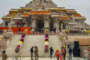 Desde Delhi: Excursión de 2 días a Ayodhya con vuelo de ida y vuelta