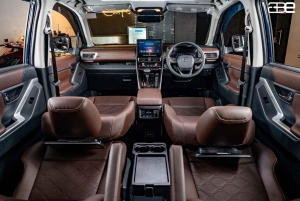 Z Delhi: Jednodniowa wycieczka do Taj Mahal w Agrze luksusowym samochodem