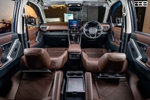 Z Delhi: Jednodniowa wycieczka do Taj Mahal w Agrze luksusowym samochodem