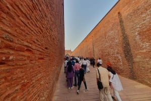 Delhistä: Deluxe Taj Mahal Agra Tour luksusautolla